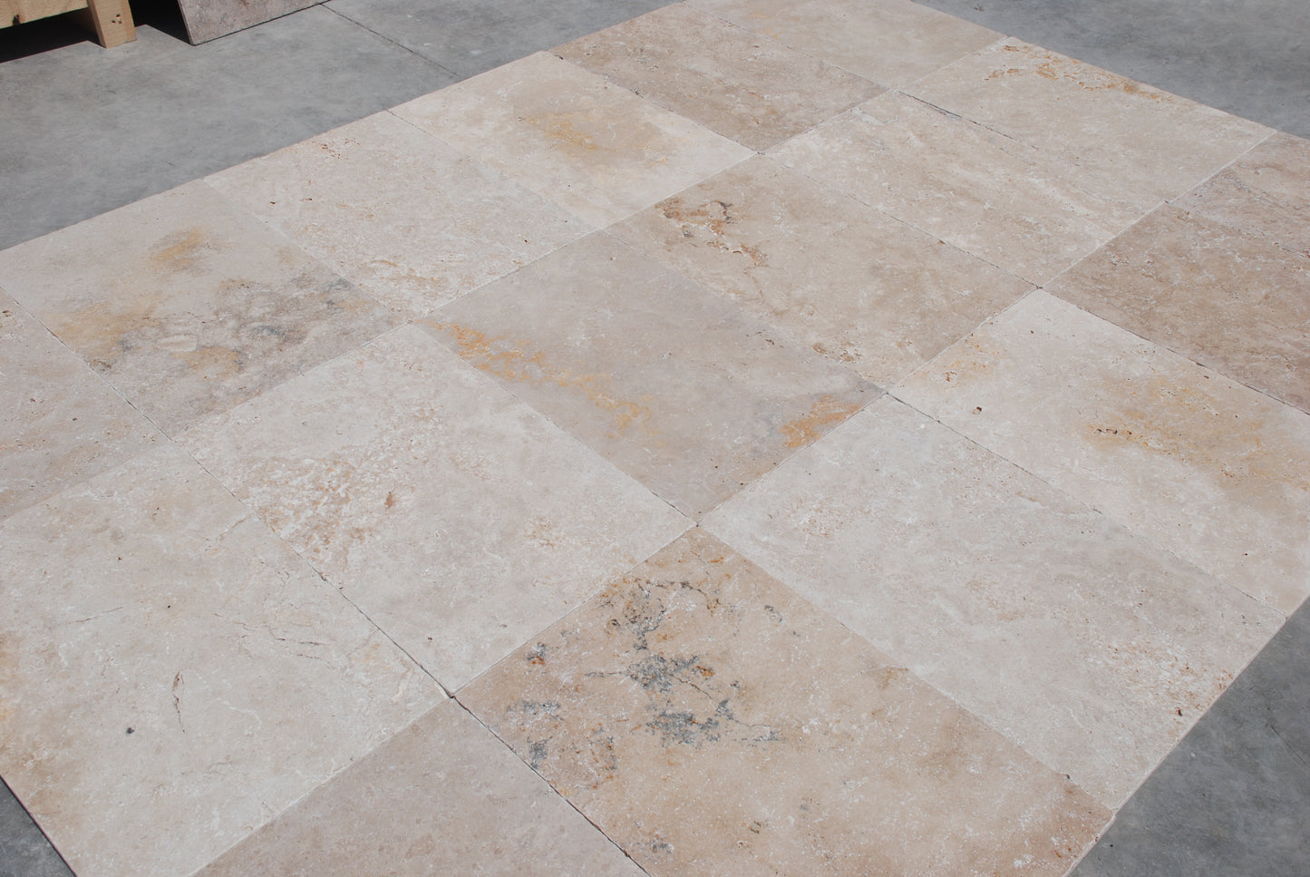 DALLAGE TRAVERTIN BEIGE NUANCÉ